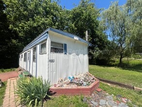 Building Photo - 155 Pomona Dr