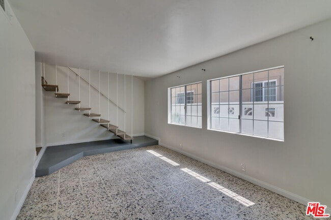 Building Photo - 15013 Hartsook St