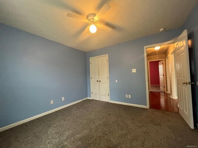 Building Photo - 114 Regent Ct