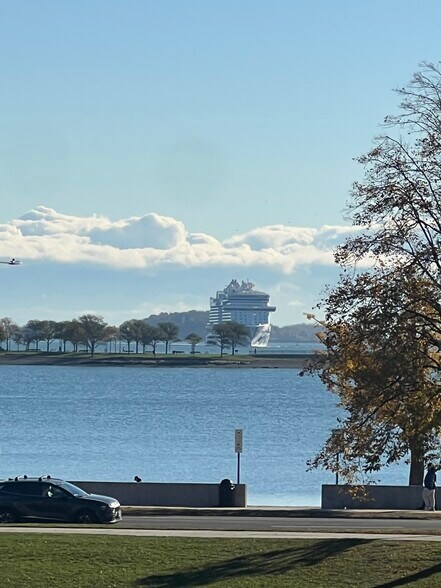 Primary Photo - 53 Farragut Rd