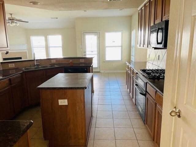 Building Photo - 9506 Carsonmont Ln