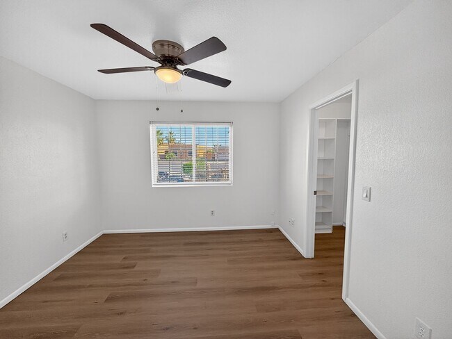 Building Photo - Spacious 4 Bedroom Pool Home in Quiet Cul De Sac