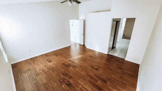 Building Photo - 1521 Barber St