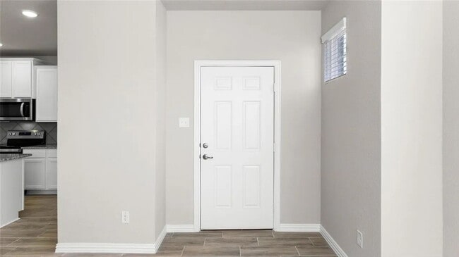 Building Photo - Ready to lease 3 Beds, 2.5 baths Townhome in the Community of Cloverleaf Crossing in Mesquite, TX.