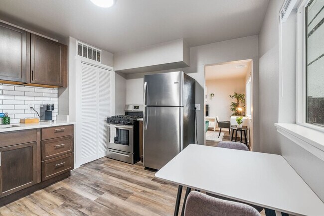 Building Photo - 1818 Court F