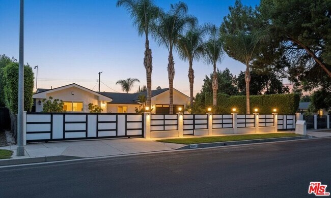 Primary Photo - 6243 Berquist Ave