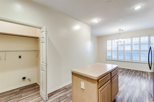 Building Photo - 127 S Winterport Cir