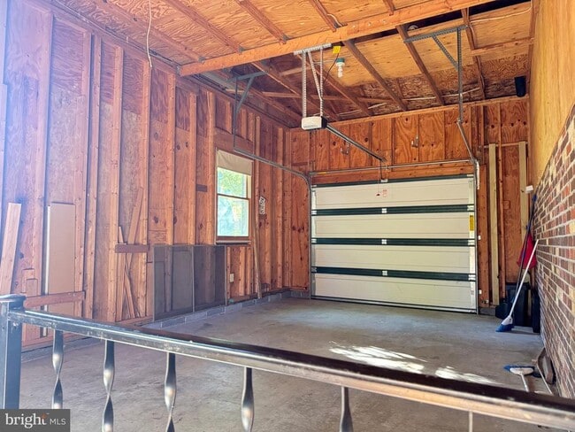 Building Photo - 10608 Holleybrooke Dr
