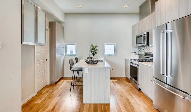 Building Photo - 3250 Federal Blvd