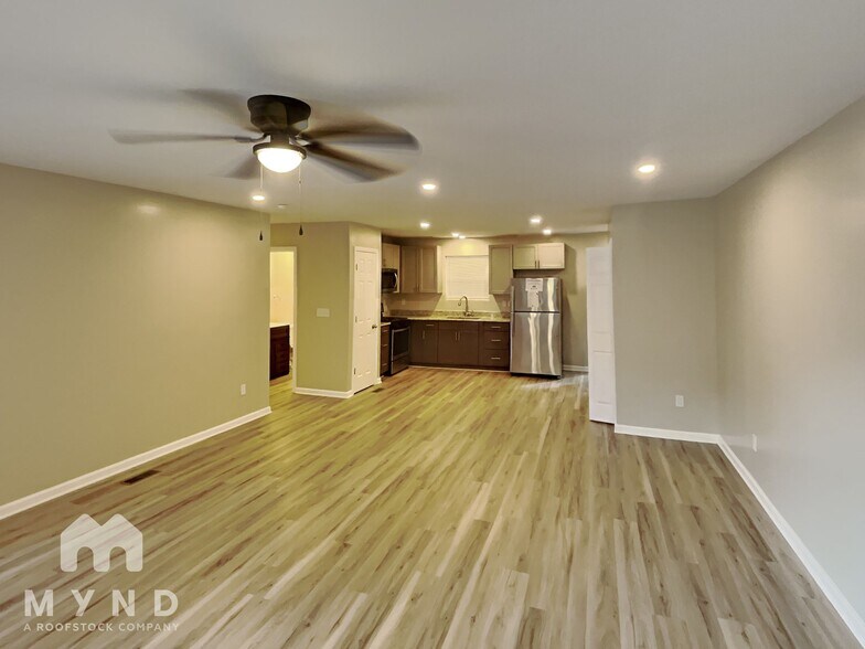 Building Photo - 214 Aspen Dr