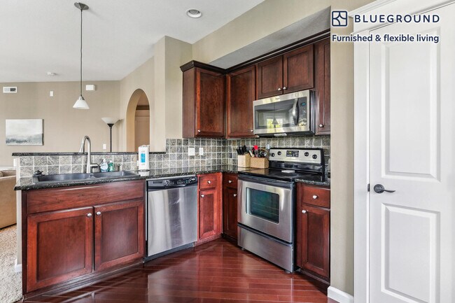 Building Photo - 3305 Summerlinn Dr