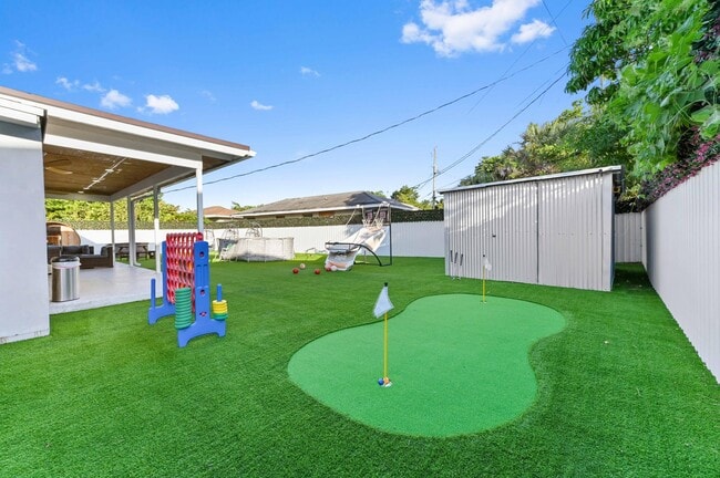 Building Photo - 2128 Dock St