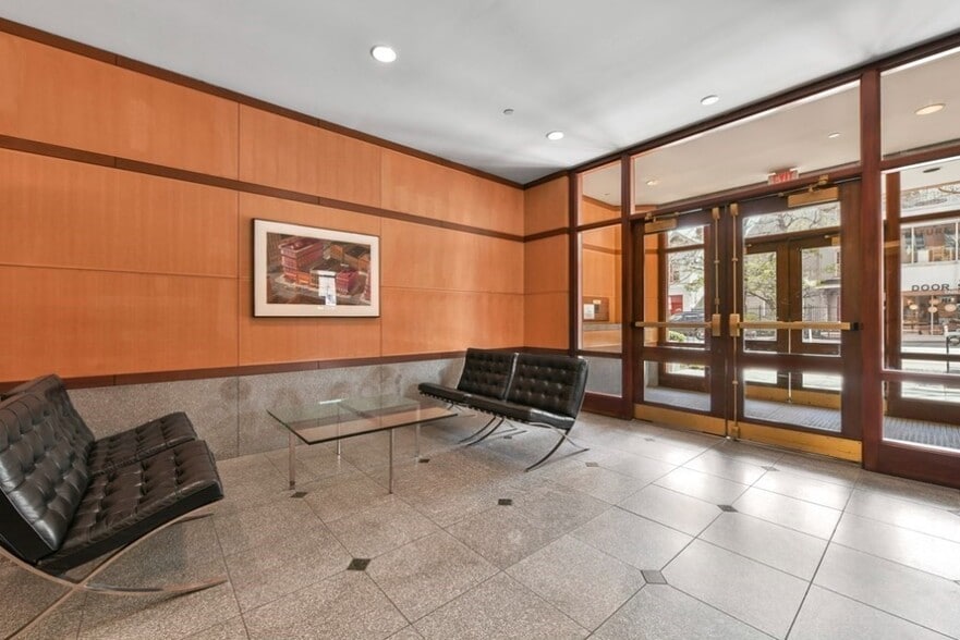 Building Photo - 931 Massachusetts Ave