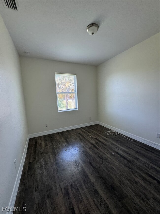 Building Photo - 8036 Buttercup Cir