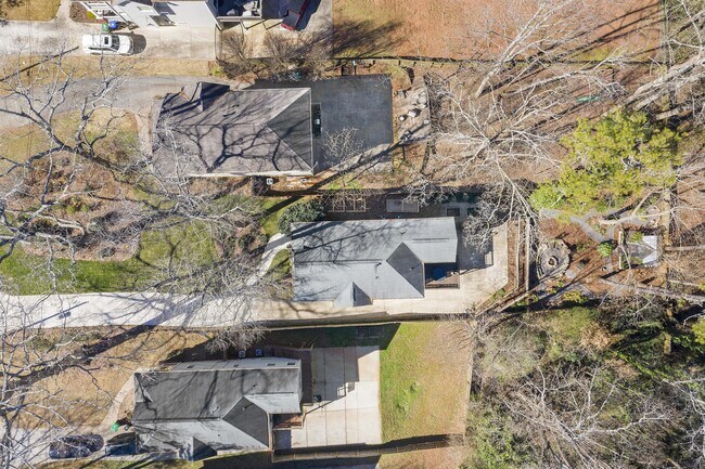 Building Photo - 3102 Alston Dr