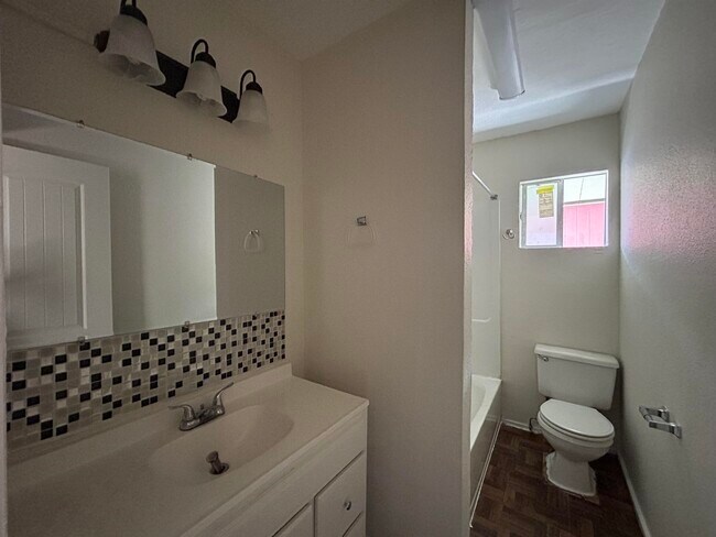 Building Photo - 3004 Musser St