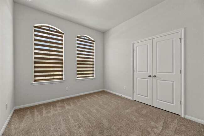 Building Photo - 839 Sarasota Shore Dr