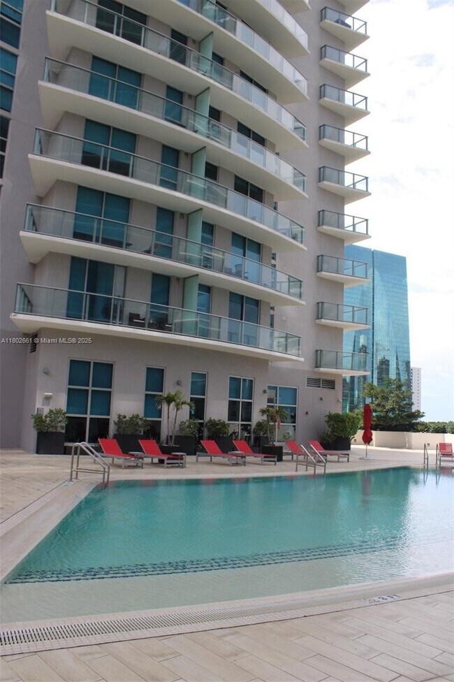 Building Photo - 1100S S Miami Ave