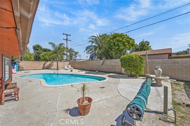 Building Photo - 9417 Mango Ave