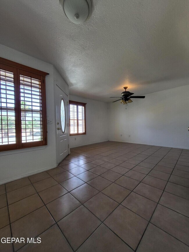 Building Photo - 2992 Tierra Limon Dr