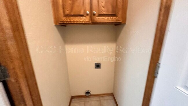 Building Photo - 1306 SW 25th St