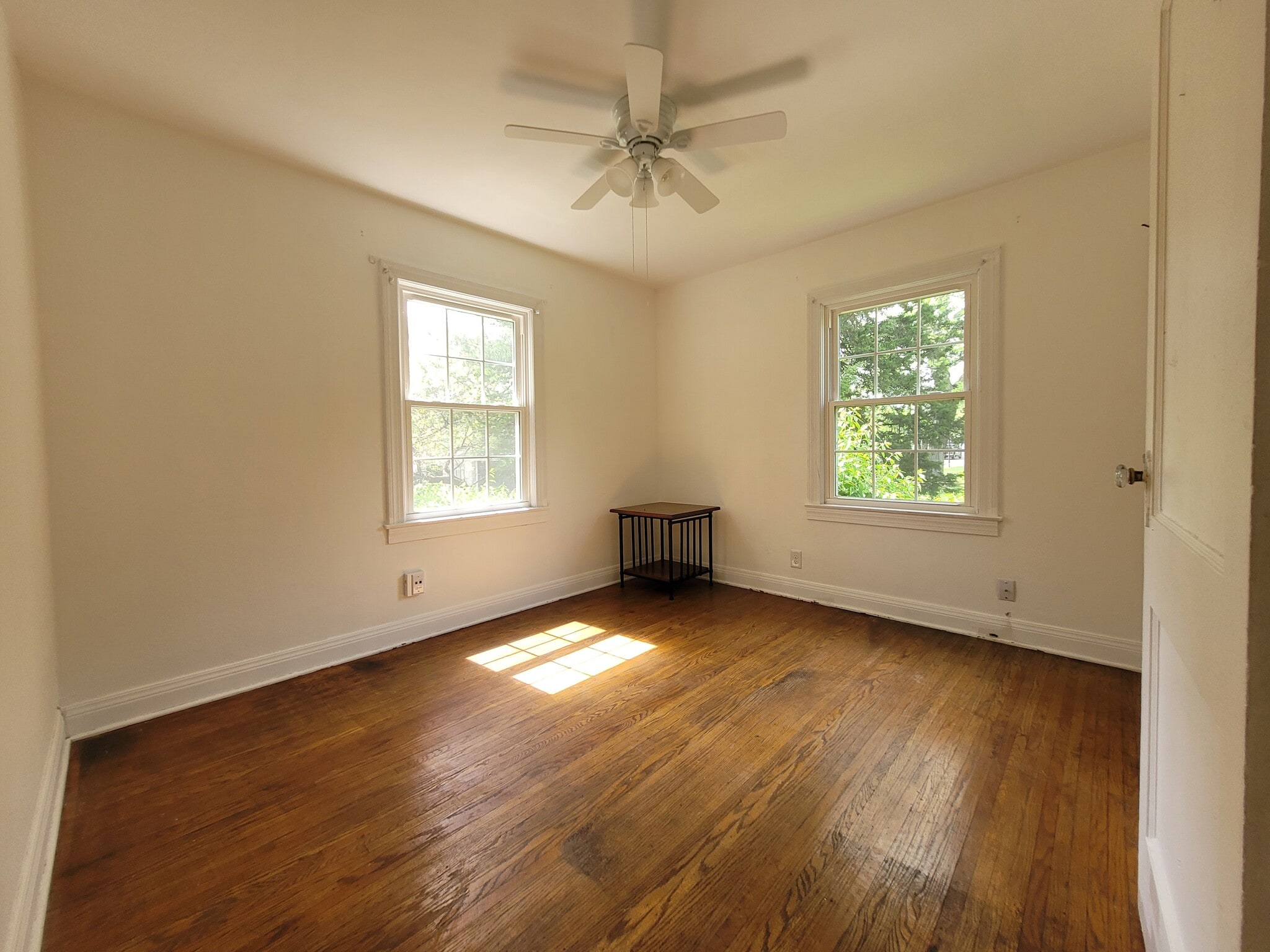 BR2 - 8011 Greenway Dr