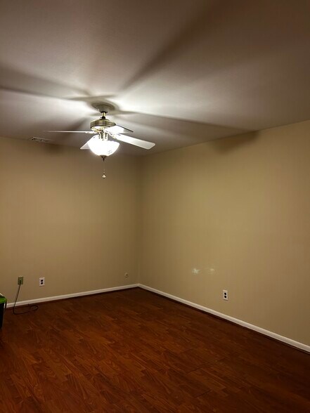 Building Photo - 220 E Trotwood Blvd