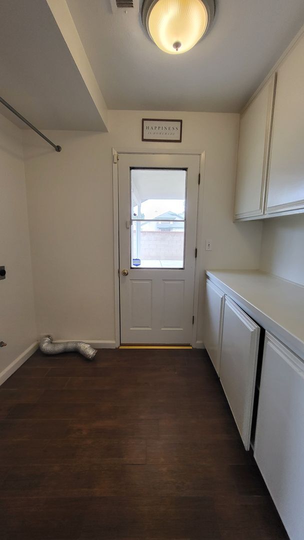 Building Photo - 6601 Camphor Ct