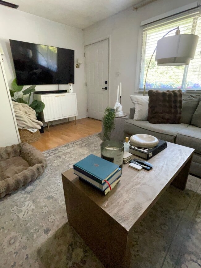 Building Photo - 109 Cleveland Rd