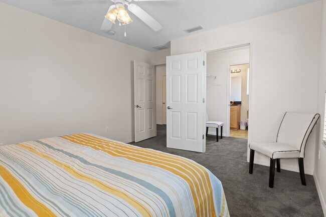 Building Photo - 4765 S Amstel Dr