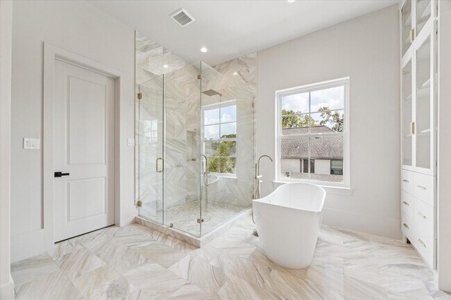 Building Photo - 7203 Tickner St