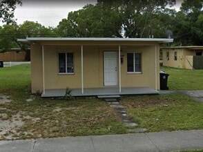 Building Photo - 1304 NW 4th St