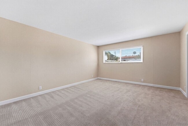 Building Photo - 211 Avenida Monterey