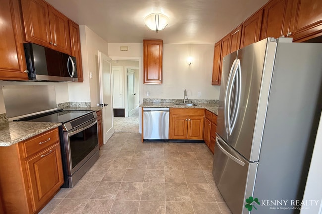 Building Photo - Fully Remodeled 3BR/2BA Home with 2 Car Garage in SF