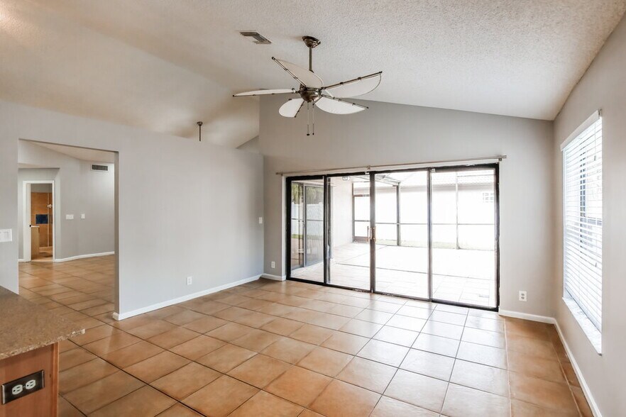 Building Photo - 10361 NW 18th Dr