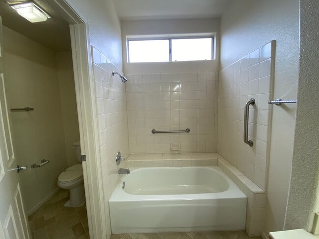 Building Photo - 2bd/2bth within the Ocean Hills Country Club!