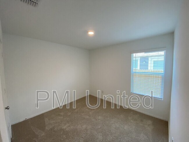 Building Photo - 1361 Plum Rd