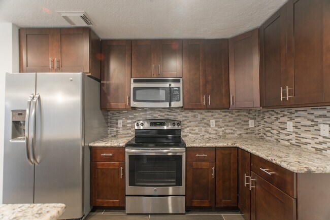 Building Photo - 226 Blushwood Pl