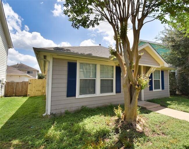 Building Photo - 6145 Settlers Square Ln