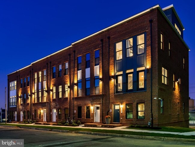 Building Photo - 917 Grundy St
