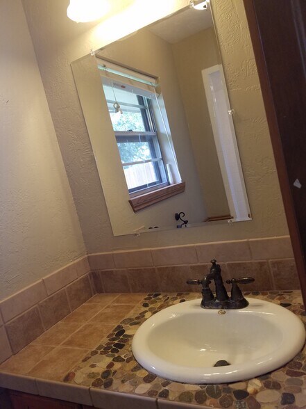 Building Photo - 4816 Michael Dr