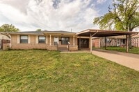 Building Photo - 709 NE 79th Pl