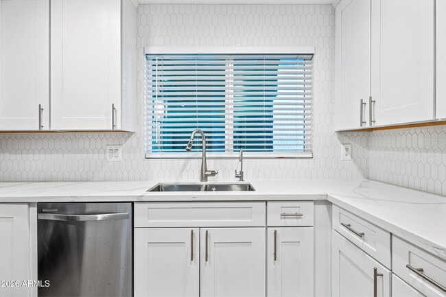 Building Photo - 1129 N 87th St