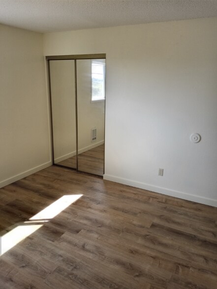 Building Photo - 931 Salmon Ave