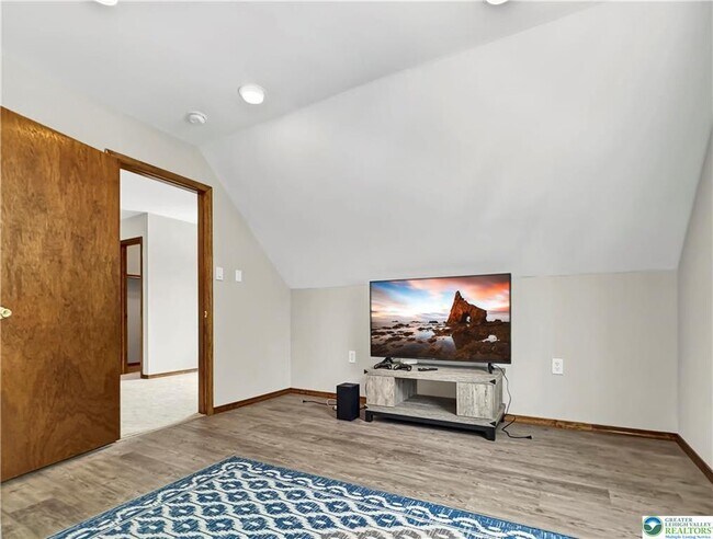 Building Photo - 2107 Grasshopper Dr