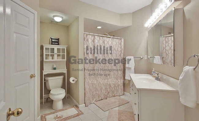 Building Photo - 115 Hidden Lake Dr