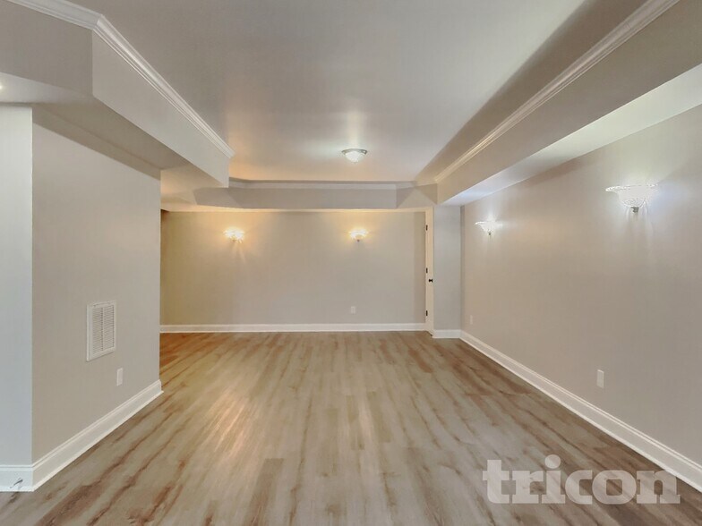 Building Photo - 6939 Prairie Grove Dr