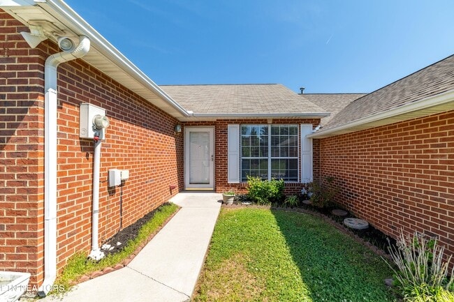 Building Photo - 4405 Greenfern Way