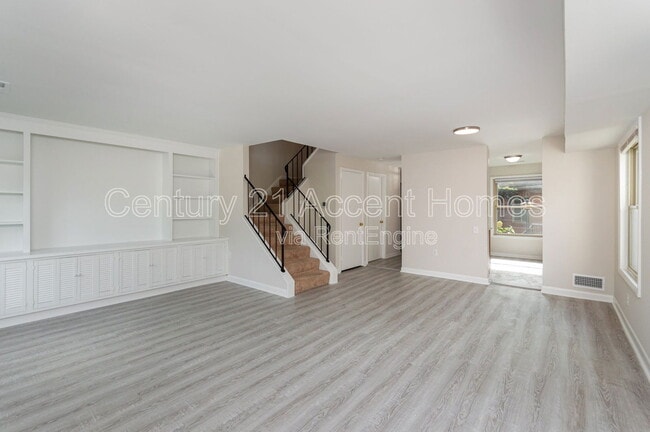 Building Photo - 1746 Dogwood Dr