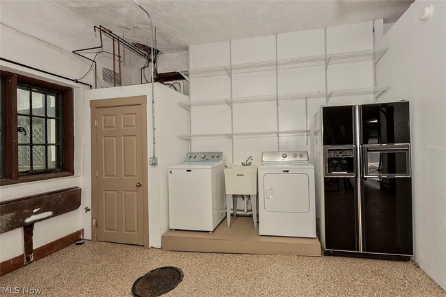 Building Photo - 7020 S Woodland Rd